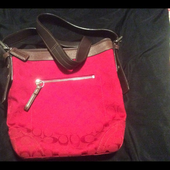 Coach signature crossbody - Picture 2 of 5